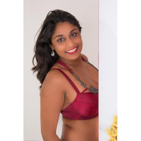GG24 Elise 01