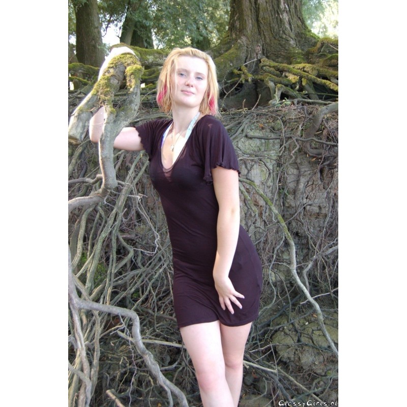 GG049 Nicole 3